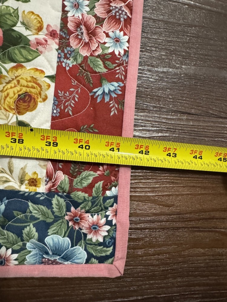 Cottage Chic Floral Patchwork Quilt Bedspread 51x41”
