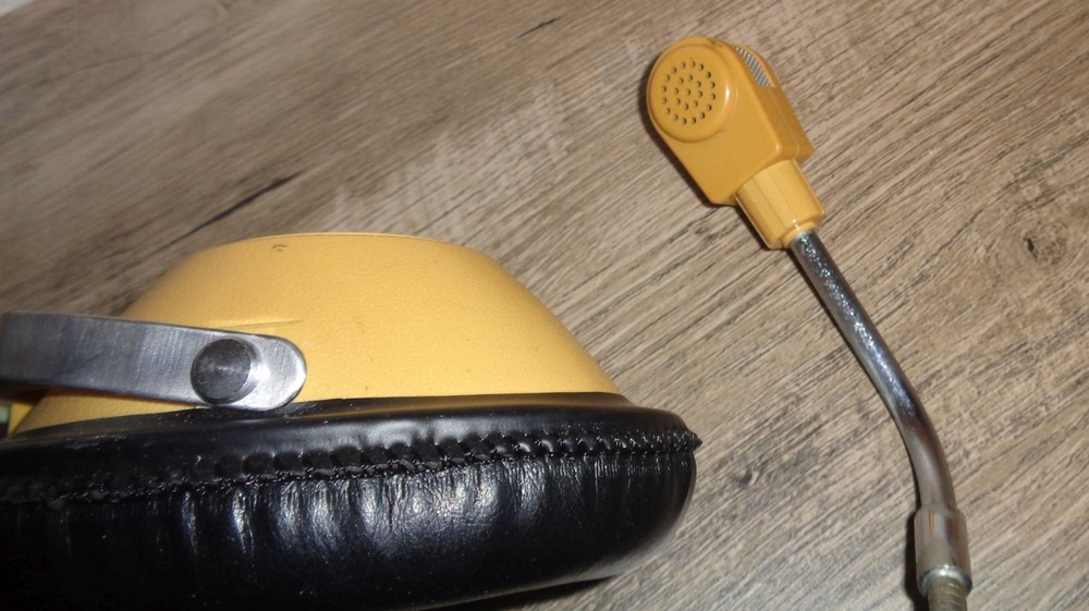 Revere Electronics Hush-A-Com Aviation Pilot Communication Headset