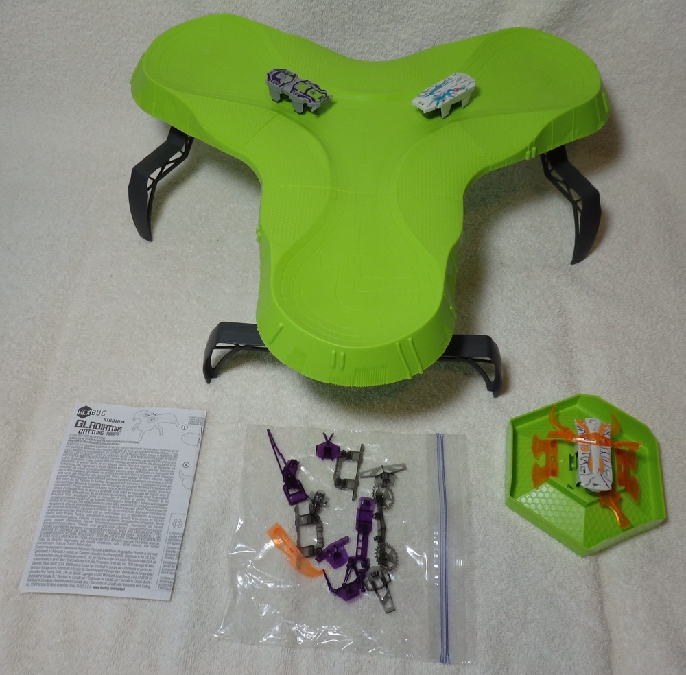 HEXBUG Gladiators Battling Robots Stadium Set – 3 Robots + Arena
