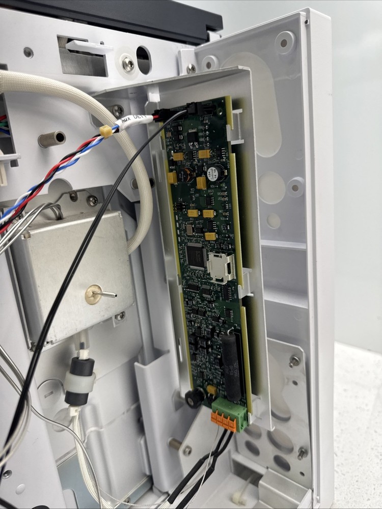 Agilent 7890B Gas Chromatography System