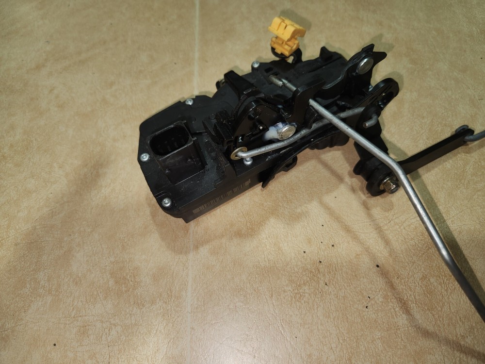 PETERBILT 579 LATCH ASSY R56-1183 DRIVER'S