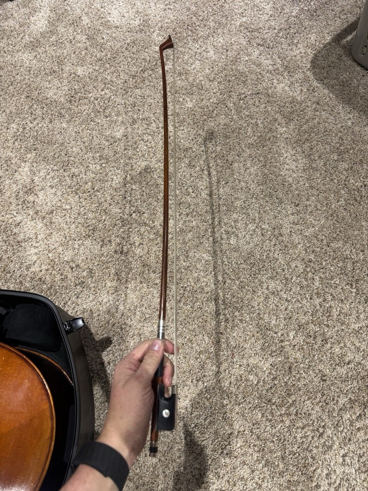 Larsen 4/4 Size Cello