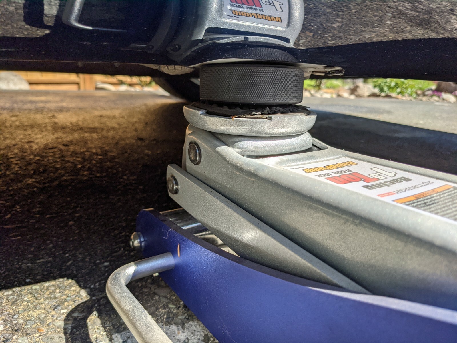 4x Rubber Jack Pucks Jacking Lift Pad for Pontiac Solstice, Saturn Sky - Black