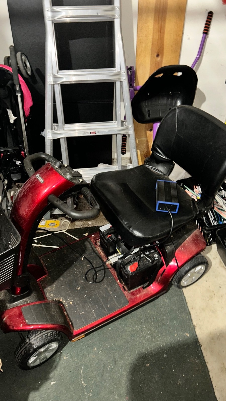 (MUST FIGURE OUT OWN SHIPPING!!!) Pride HVY DTY 4 Wheel Mobility Scooter whlchar