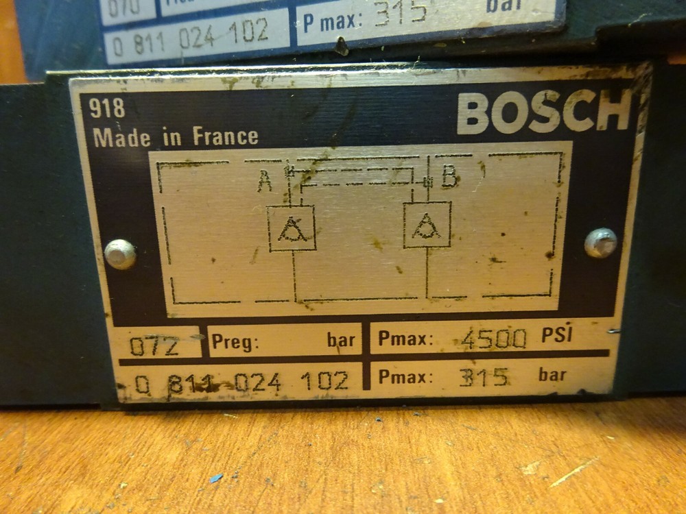 Bosch 0 811 024 102 valve