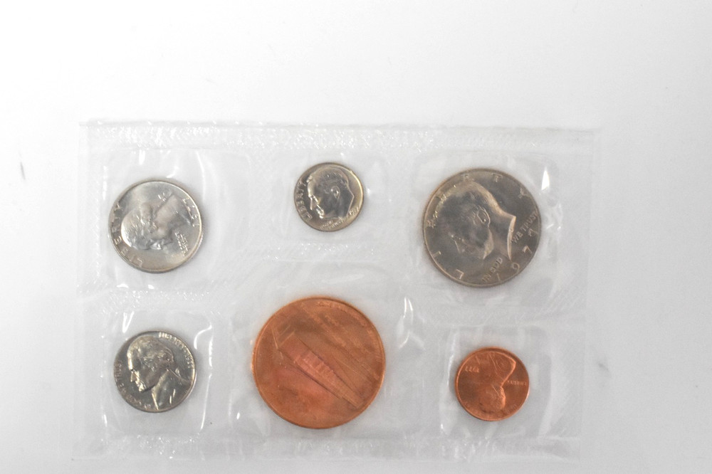 1977 US Mint Uncirculated Partial Coin Set NO Envelope