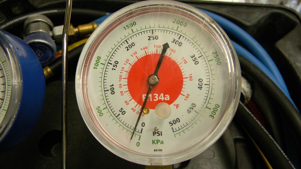 MASTERCOOL FOUR WAY CHARGING AND TESTING MANIFOLD GAUGE SET