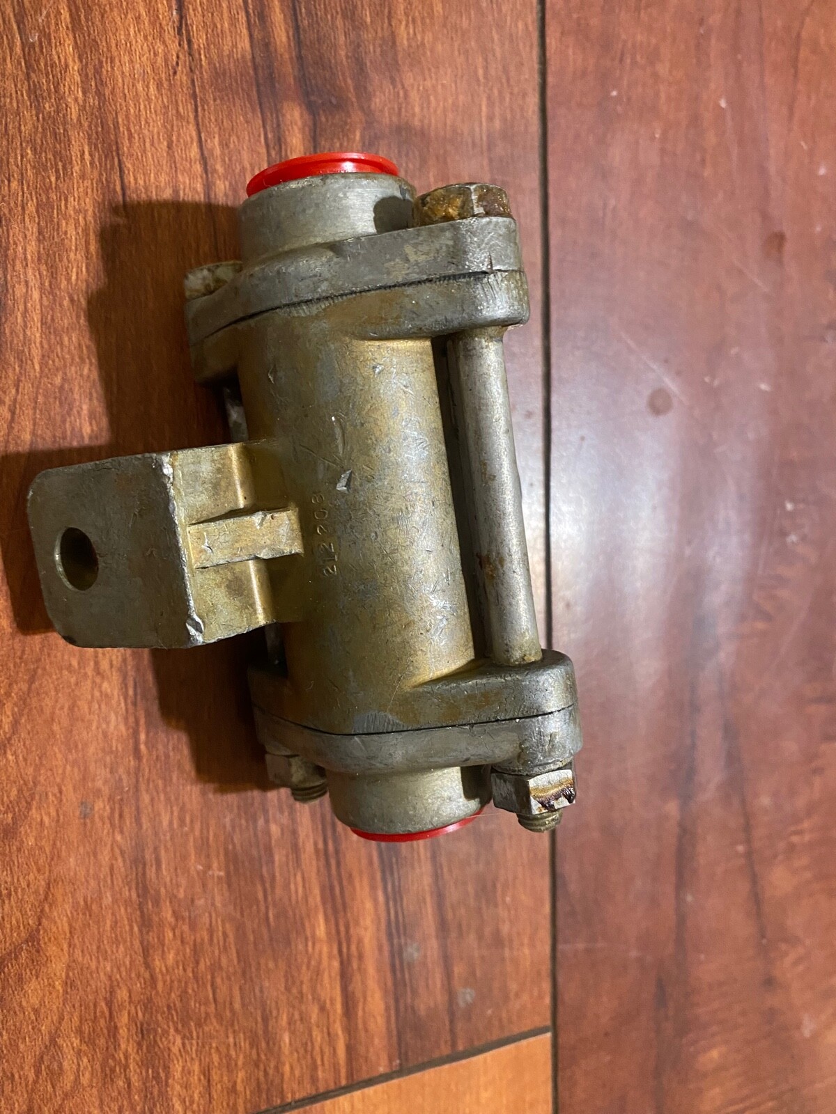 Double Check Valve Bendix 217698 Or  375870 M54 M123 Semi Tractor Air Brakes