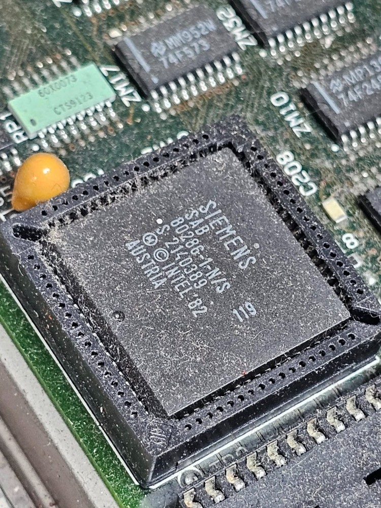 Retro Vintage IBM Personal System/2 PS/2 Model 50Z Computer Powers / Posts