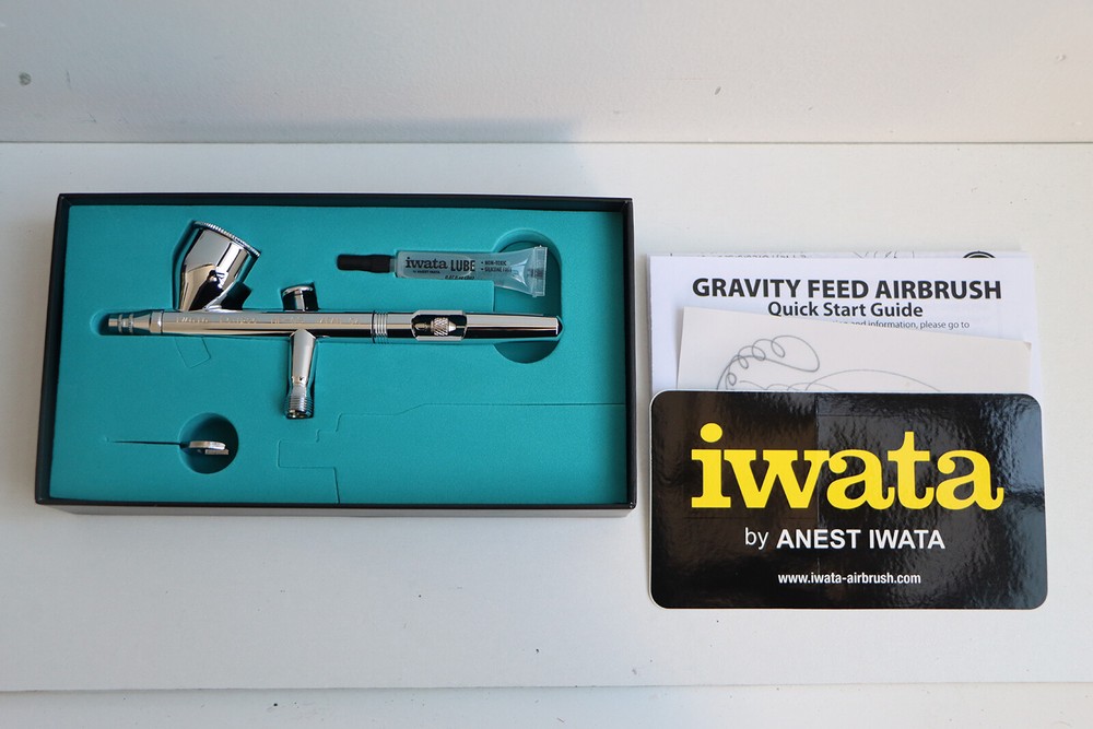 Iwata Eclipse HP-CS Gravity Feed Dual Action Airbrush, Model ECL4500