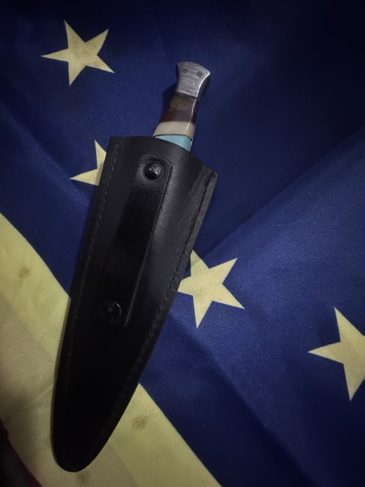 Damascus dagger