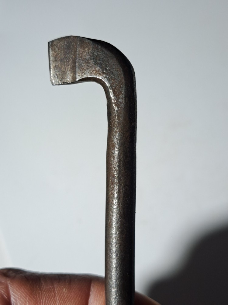 VINTAGE OFFSET SLOTTED SCREW DRIVER 5"