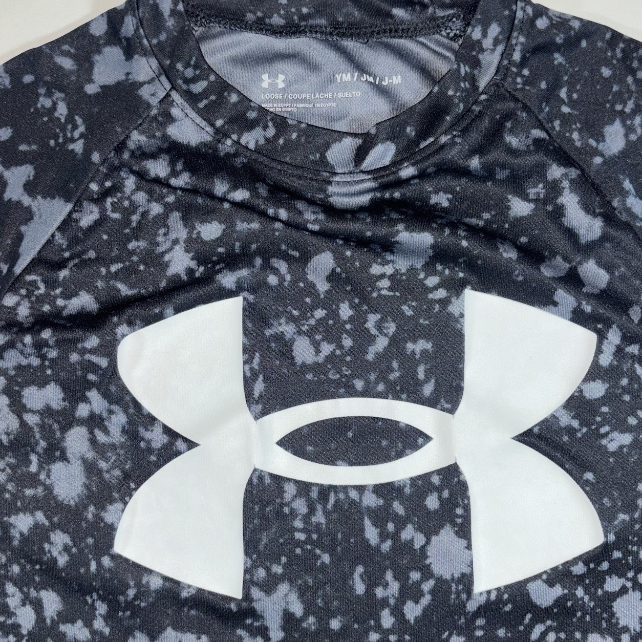 Under Armour and Nike Youth Medium YM Lot Of 4 Shirts Blue Gray Black Logo EUC