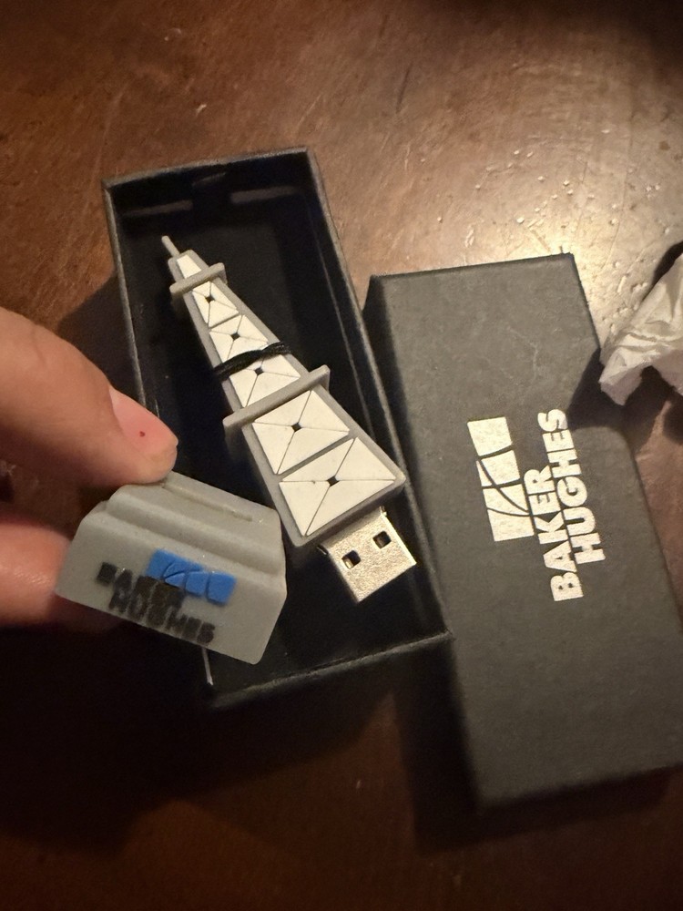 Baker Hughes Oil Derrick USB Flash Drive, White/Black