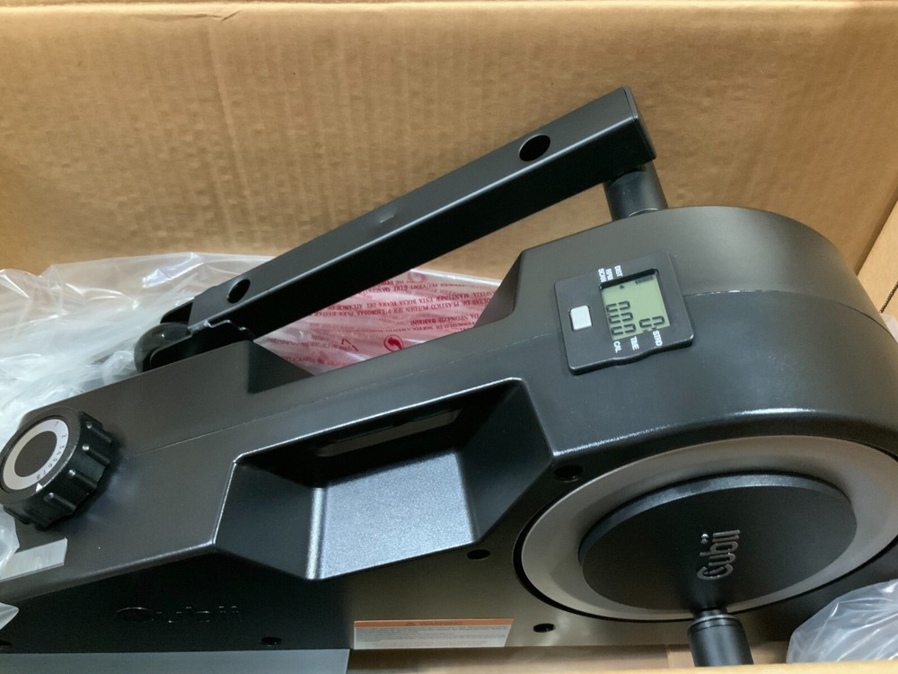 CUBII JR F3A2 Compact Seated Elliptical Silver