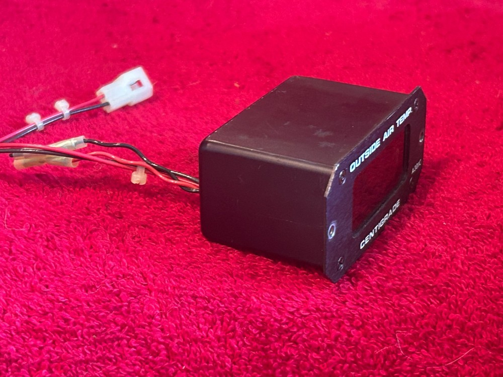 DAVTRON A301C OAT OUTSIDE AIR TEMPERATURE INDICATOR