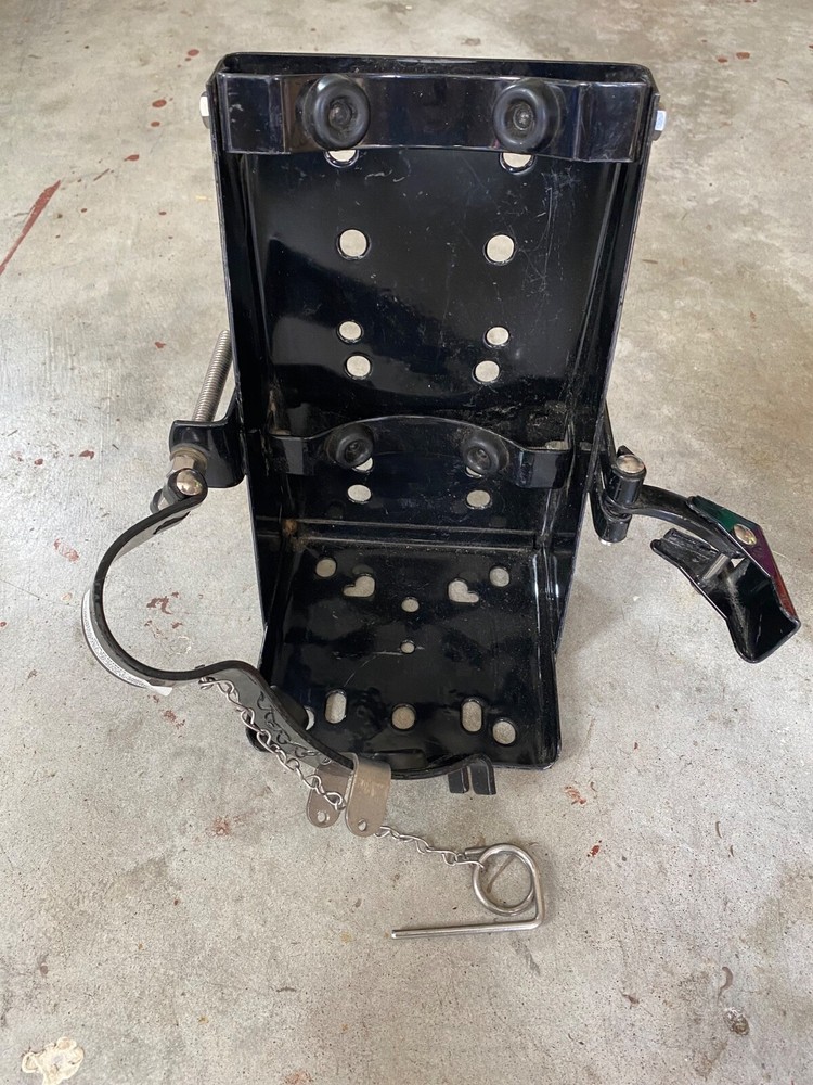 Metal Vehicle Fire Extinguisher Bracket