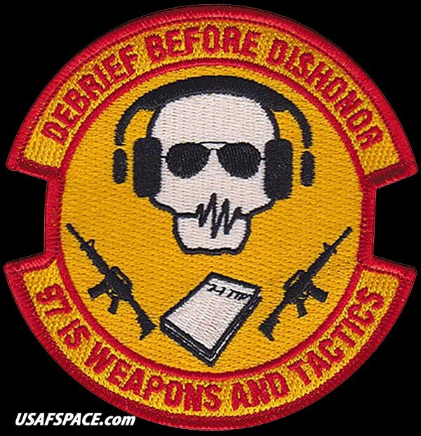 USAF 97th INTELLIGENCE SQ -WEAPONS & TACTICS- Offutt AFB, NE- ORIGINAL VEL PATCH