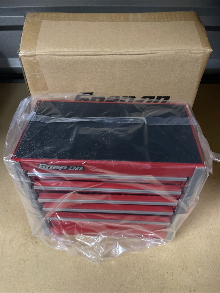 Snap-On Tool Box Micro Roll Cab Red  Tool Box New In Box