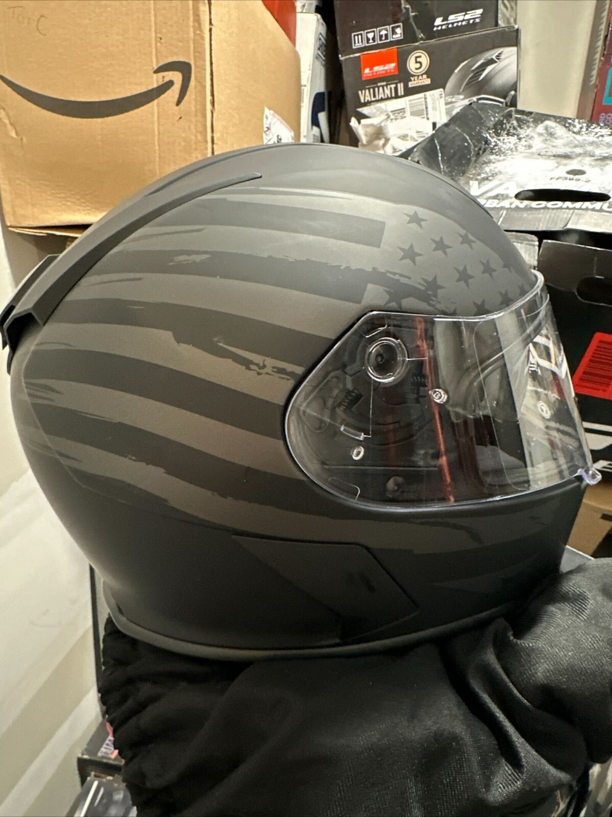 Torc T14 Mako Full Face Helmet Large - Flag Flat Black