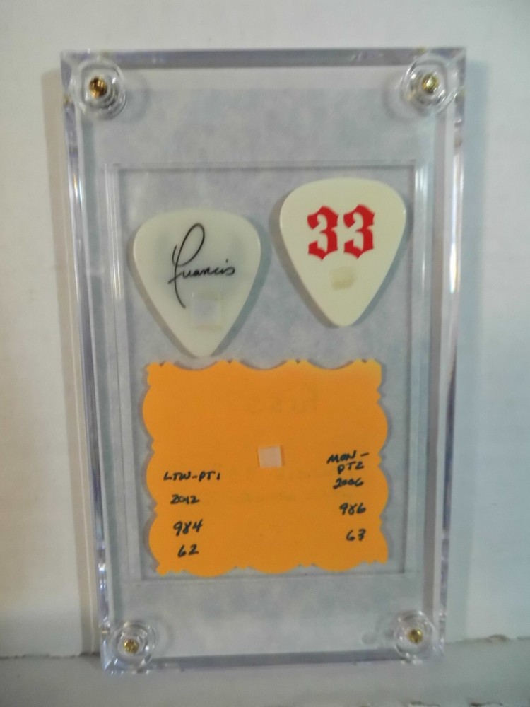 KISS~PAUL TECH~2006 TOUR GUITAR PICKS IN CASE~READ DESCRIPTION (39)