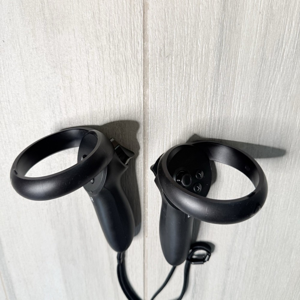 HTC Vive Focus Vision Mixed Reality and PC VR Headset + Controllers