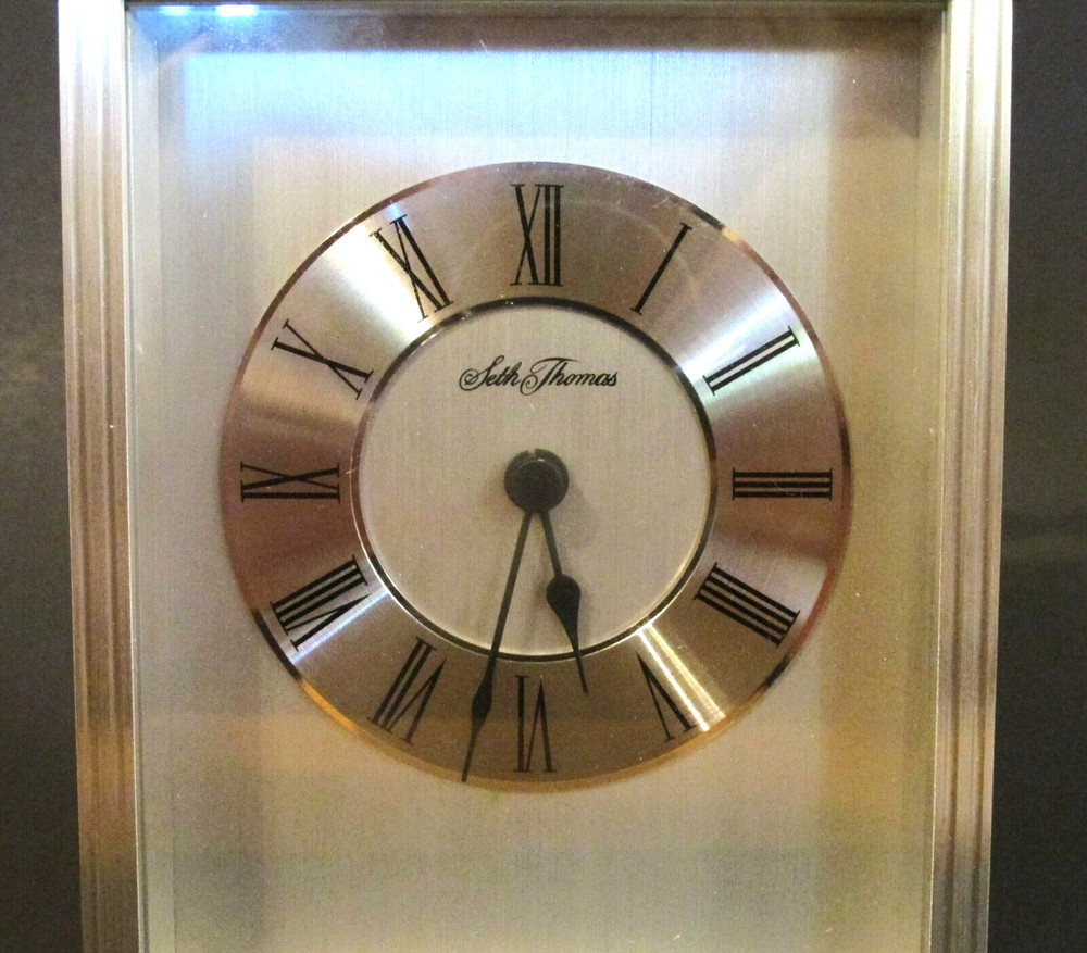 New Seth Thomas TBL 1552 Aries Quartz Desk or Table Clock