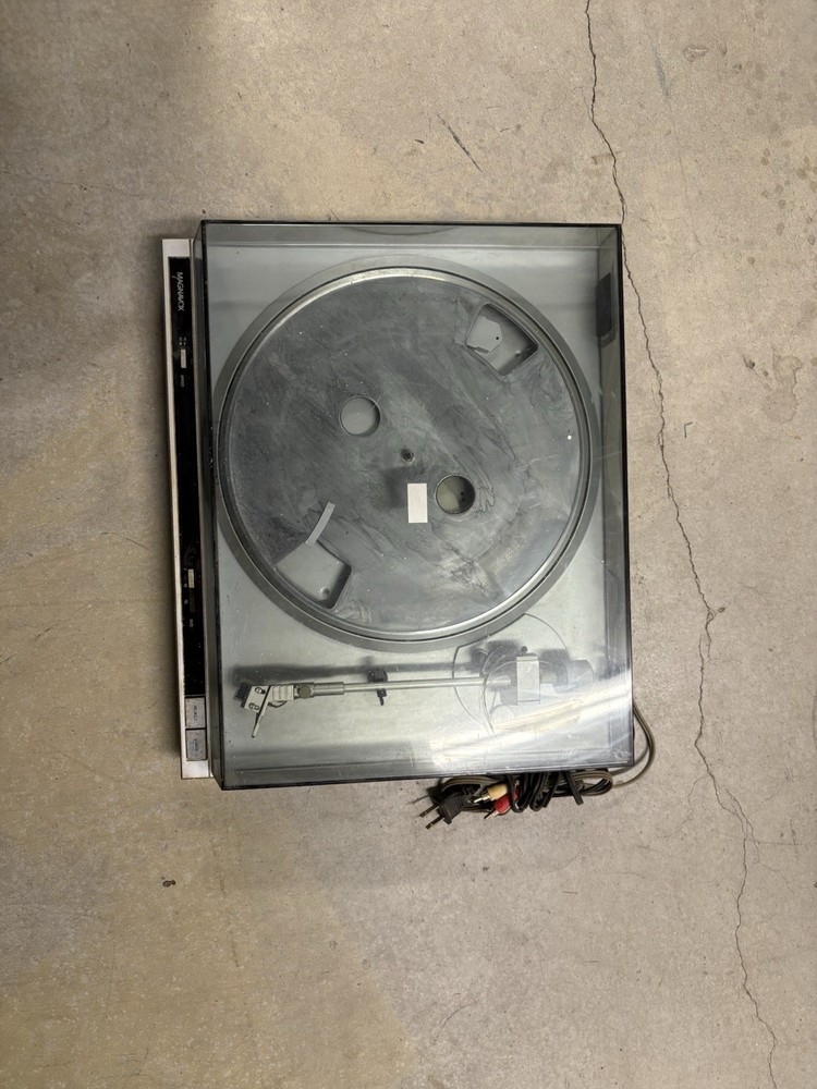 Magnavox Micromatic Turntable record player