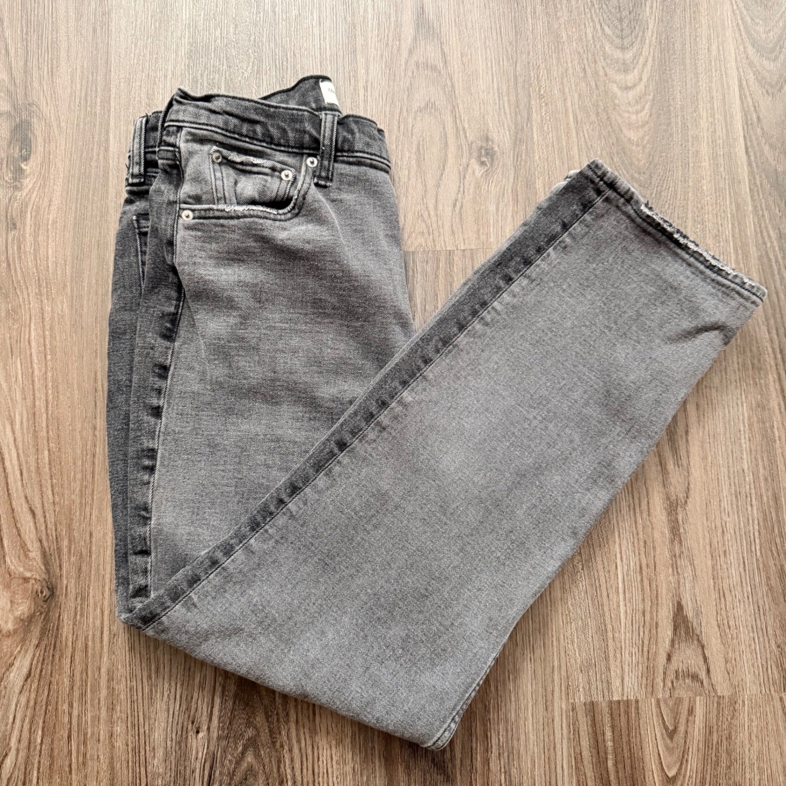 Abercrombie & Fitch Ultra High Rise Ankle Straight Jeans Grey Wash Size 29 8R