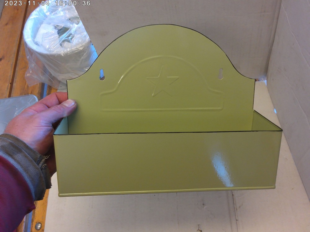 Decorative enamelware mail holder / planter box (avacado)