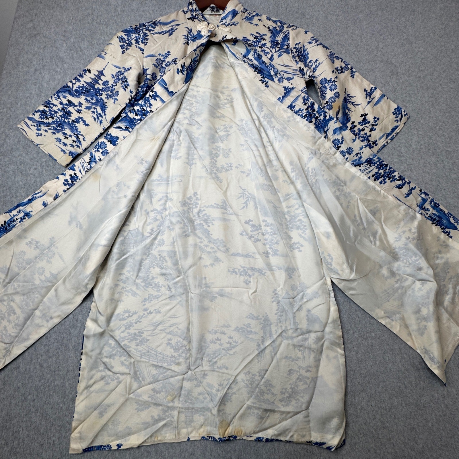 Vintage Blue & White Toile Asian Kimono Pure Silk Midi Dress Robe Frog Closures