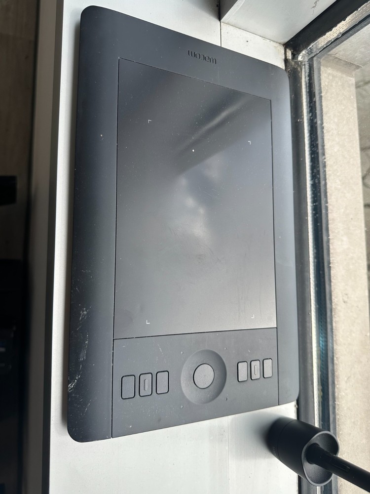Wacom Intuos Pro Digitizer Tablet