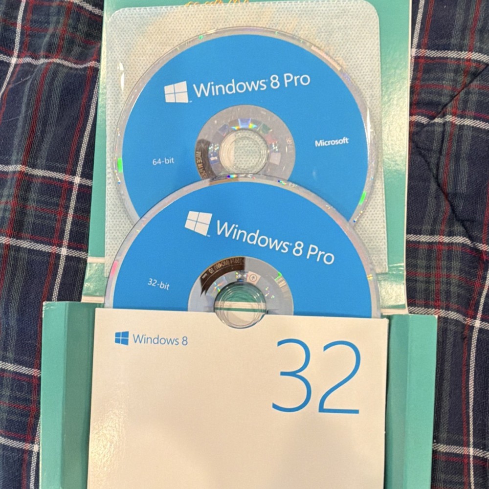 Microsoft Windows 8 Pro Operating System DVD 32-bit & 64-bit Installation Discs