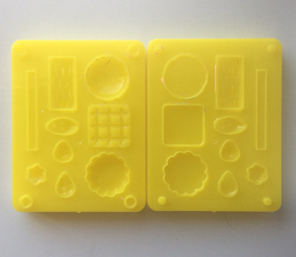 2 piece set Yellow Plastic Bakeable Mold Pastery Shapes
