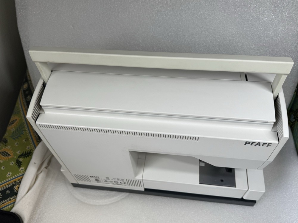 PFAFF Performance 2056 Sewing Machine Tested Working Storage Case
