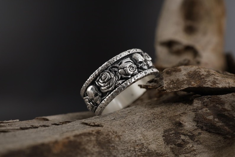 Antique Skull & Rose Band Ring | Gothic Silver Wedding Jewelry