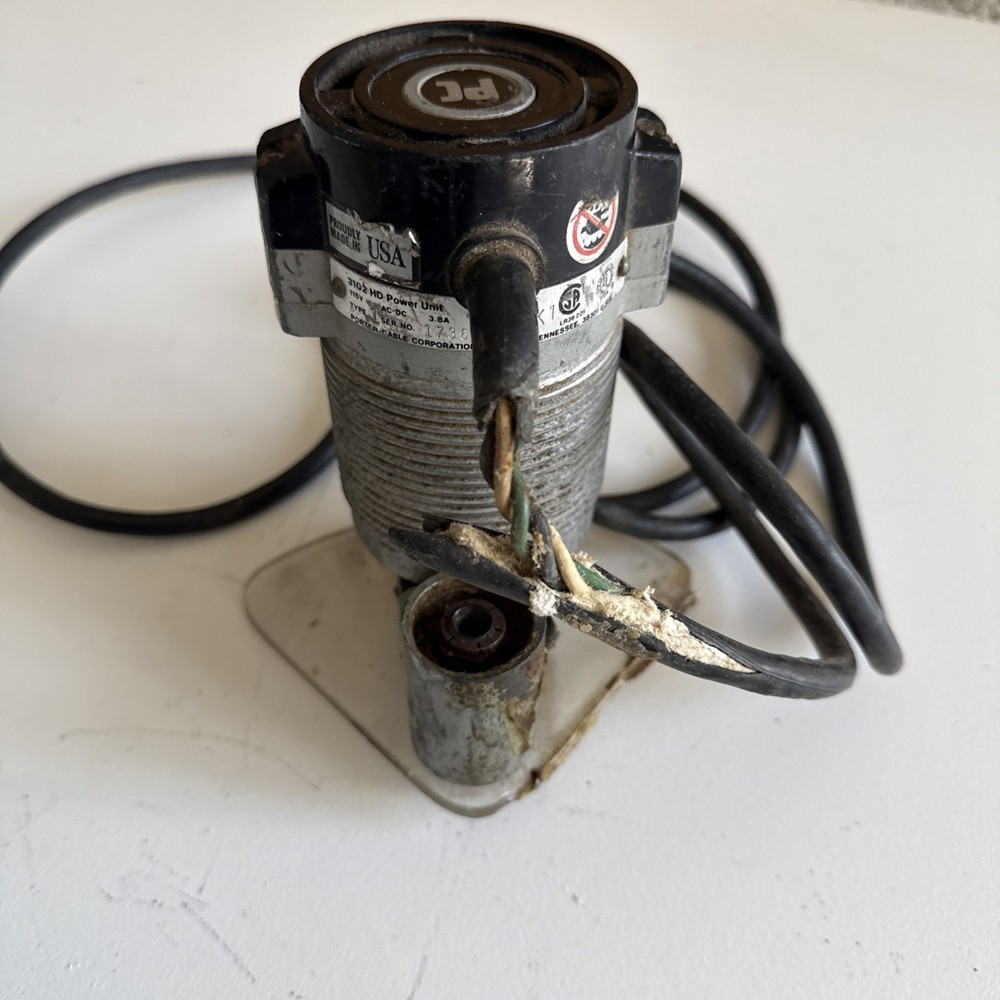 vintage Porter-Cable Model 3102 HD laminate trimmer with offset base.