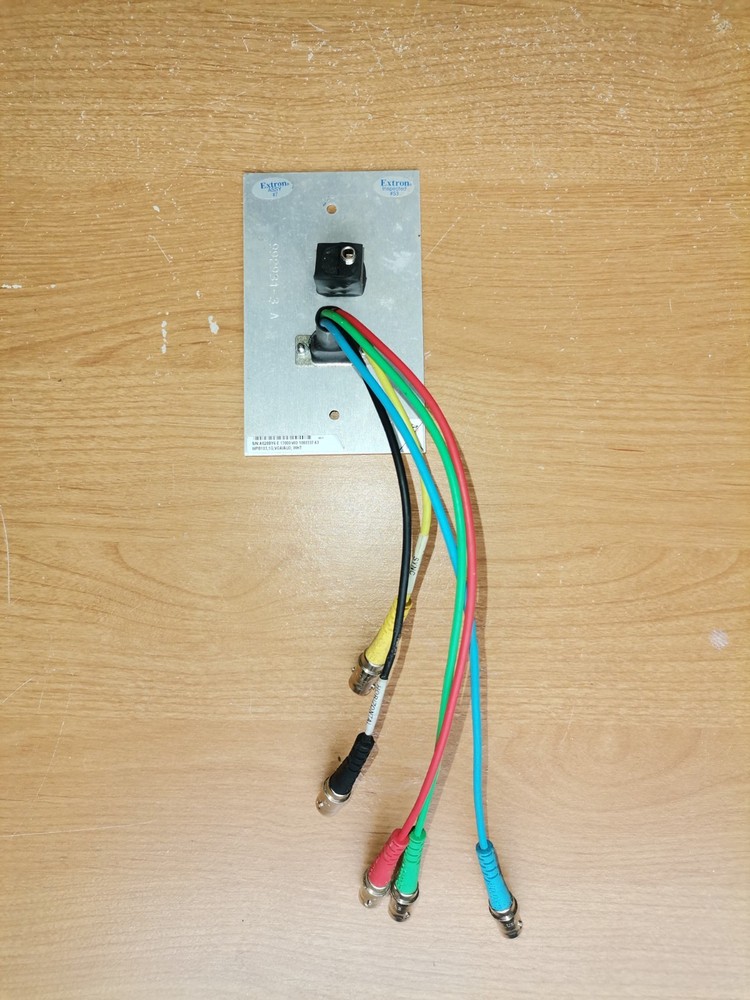 EXTRON WPB 103 computer connect plate with cables