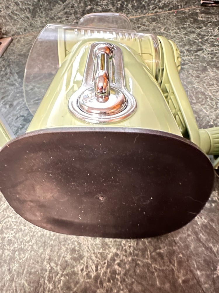 SUSTEAS Rotary Cheese Vegetable Grater 4 Different Blade Sets (missing 1 Blade)