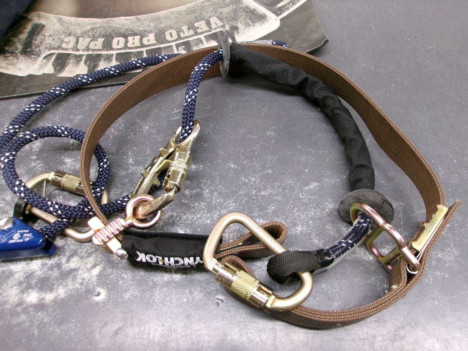 DBI SALA  Cynch-Lok Wood  Pole Device Climbing Strap Lanyard Fall Arrest