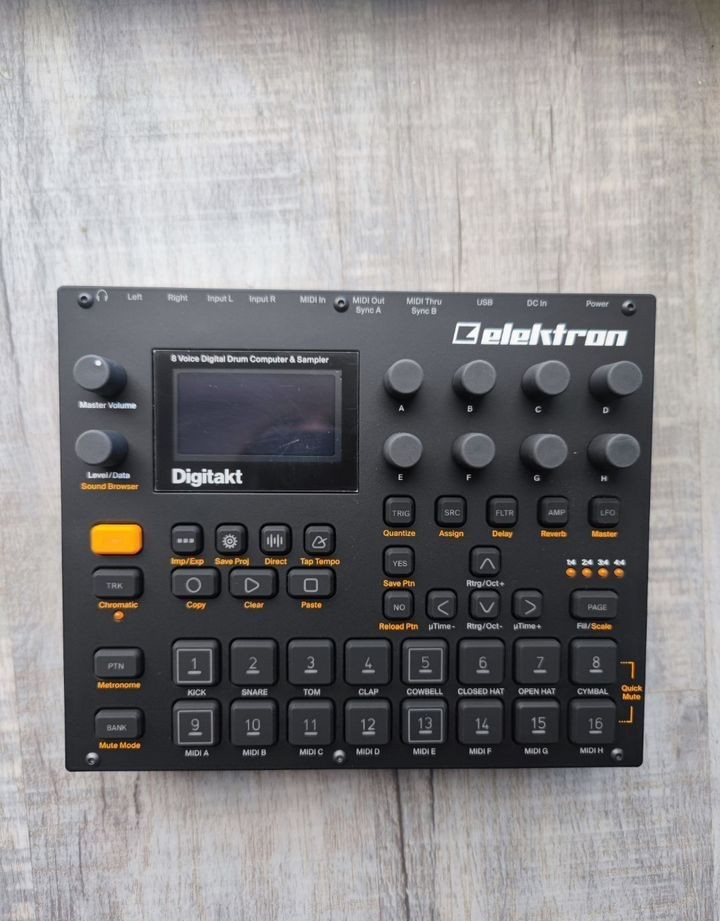 Elektron Digitakt 8-Voice Digital Drum Computer and Sampler  Mint condition