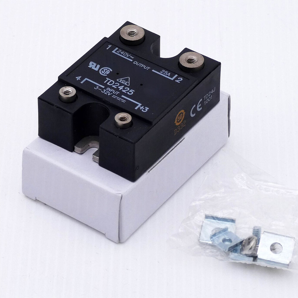 New For Crydom TD2425 Solid State Relay 3-32V