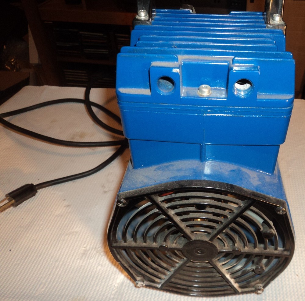 Thomas Model 807CM60 Compressor/Vacuum Pump 115 VAC, 7.7 Amp