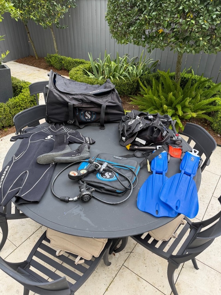 SCUBA PRO scuba diving gear