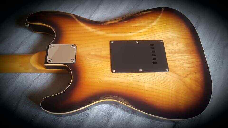 CHITARRA MODELLO STRATOCASTER