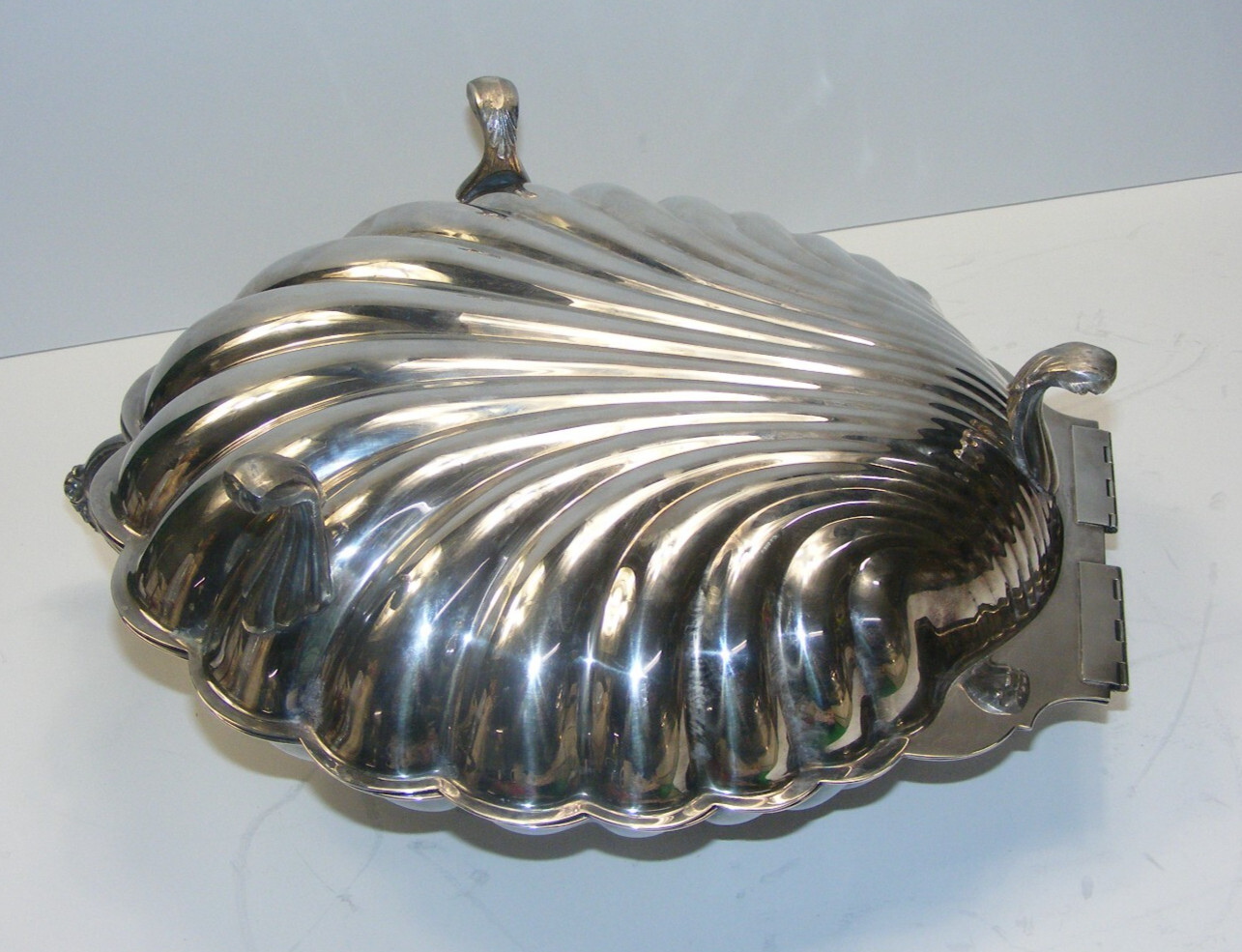 Vintage Silverplate Covered Double Dish Hinged Scalloped Clam Shell 4-south