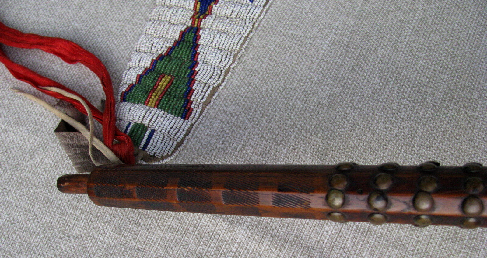 FINE ANTIQUE PLAINS INDIAN PIPE TOMAHAWK 100 TACKS/FILE BURNS 5 COLOR BEAD DROP