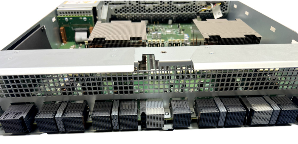EMC VMAX Service Processor SP 110-324-305B-06 EMC VMAX200 No Memory/CPU