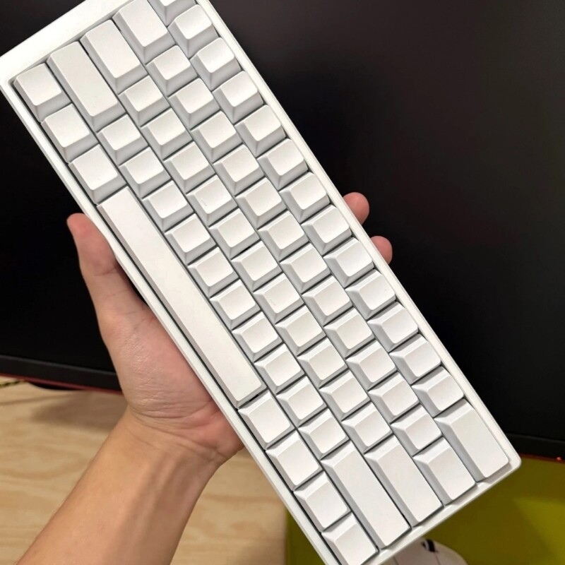 Minimalist 61 Key White Keycaps Original Profile PBT Construction Personalizing