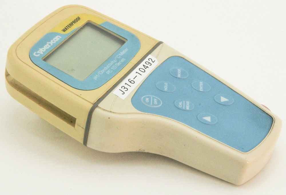 10492 EUTECH INSTRUMENTS CYBERSCAN WATERPROOF PH/CONDUCTIVITY/C METER PC 10
